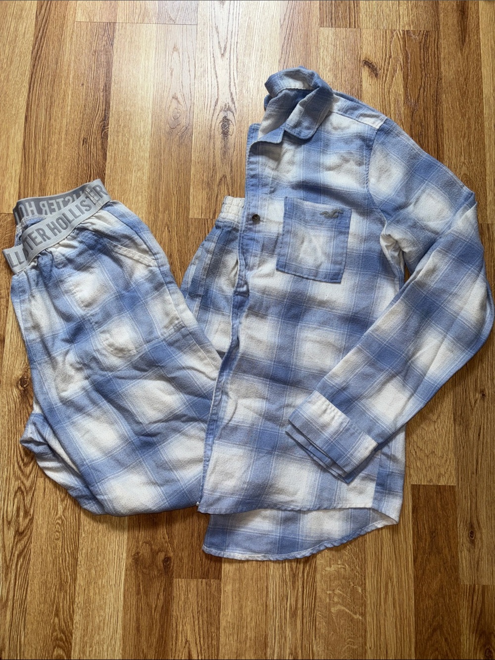 Hollister Women’s Light Blue and White Plaid Flannel Pajama Set
